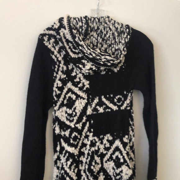 My sisters black and white long  winter cardigan - Picture 2 of 4